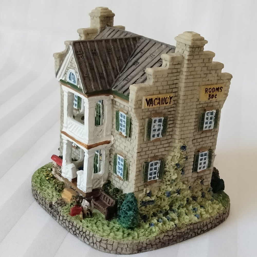 Liberty Falls Americana Collection The Sinclair Hotel AH179